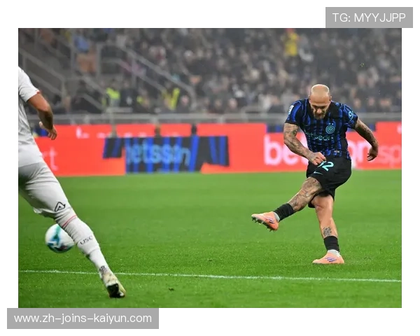 泽林斯基弧顶起脚轰入世界波，国际米兰2比0轻取克雷莫内塞豪取四连胜